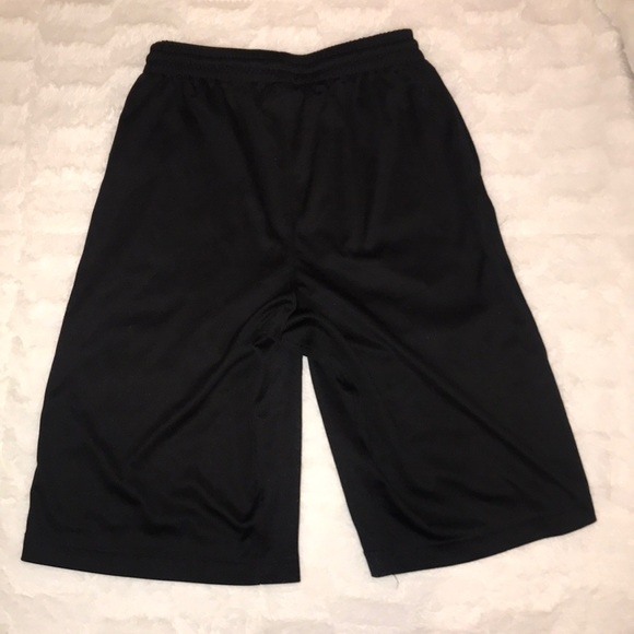 XL black boys Jorden dri fit shorts - Picture 4 of 7